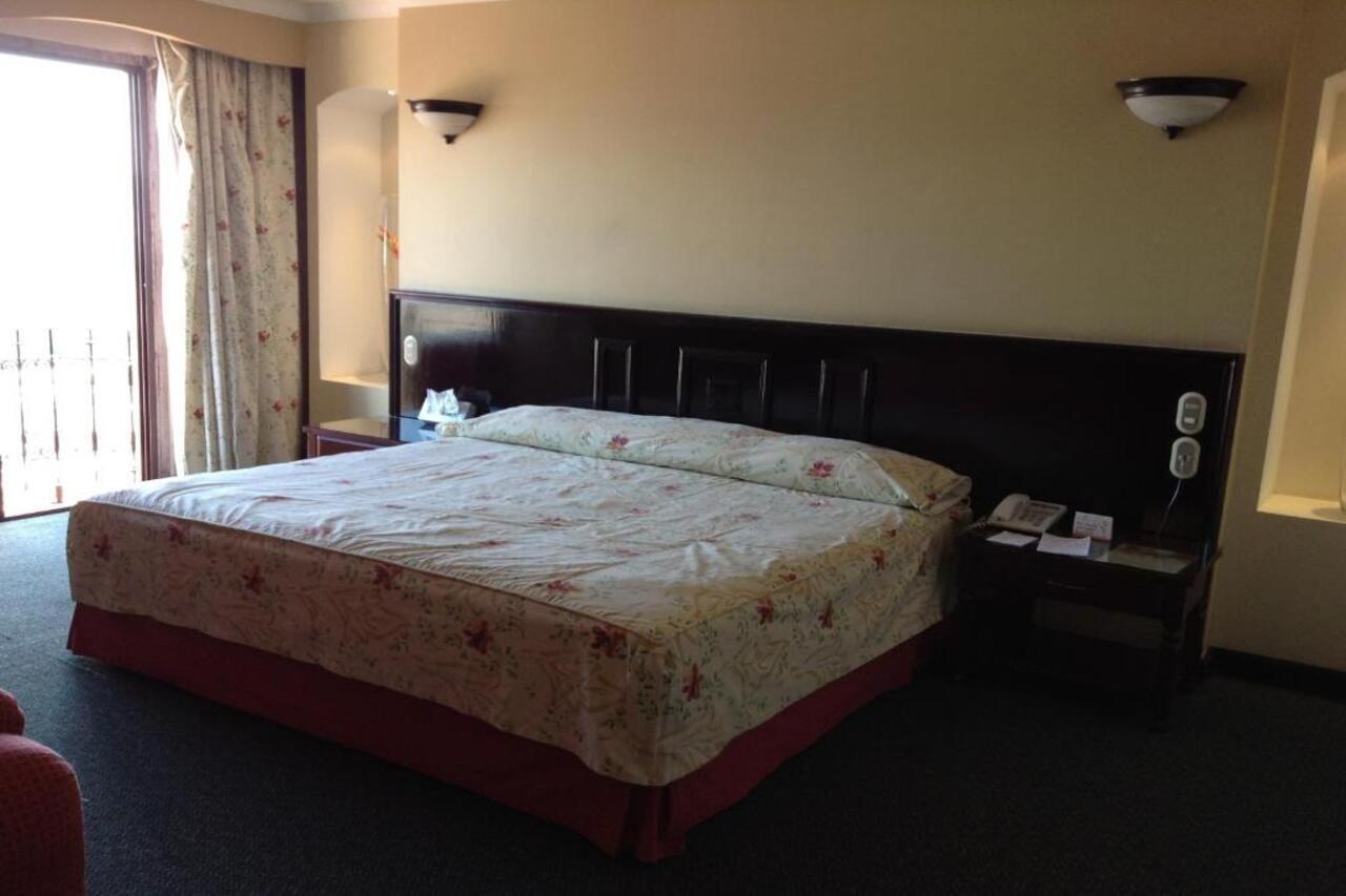 Hotel Real De Uruapan Uruapan  エクステリア 写真