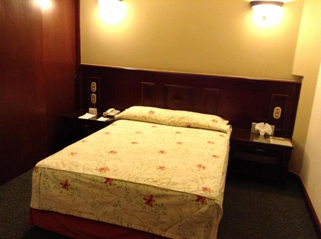 Hotel Real De Uruapan Uruapan  エクステリア 写真