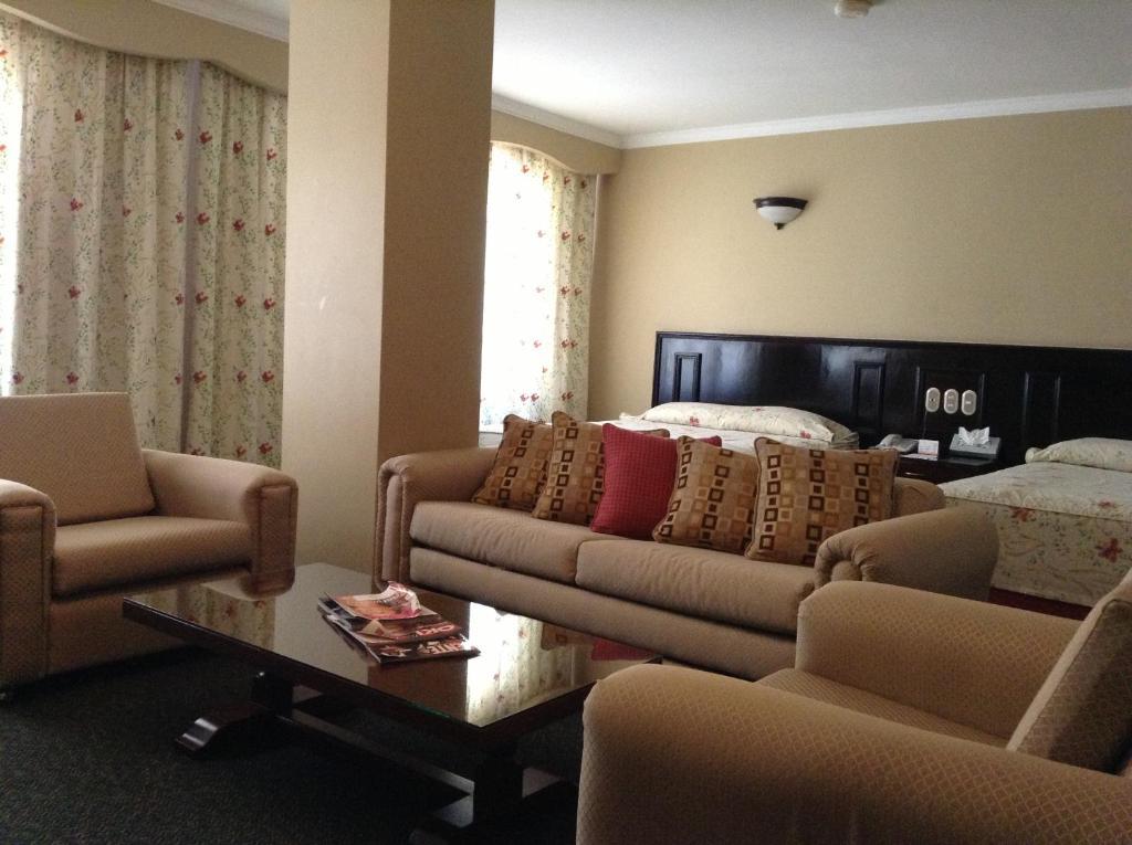 Hotel Real De Uruapan Uruapan  エクステリア 写真
